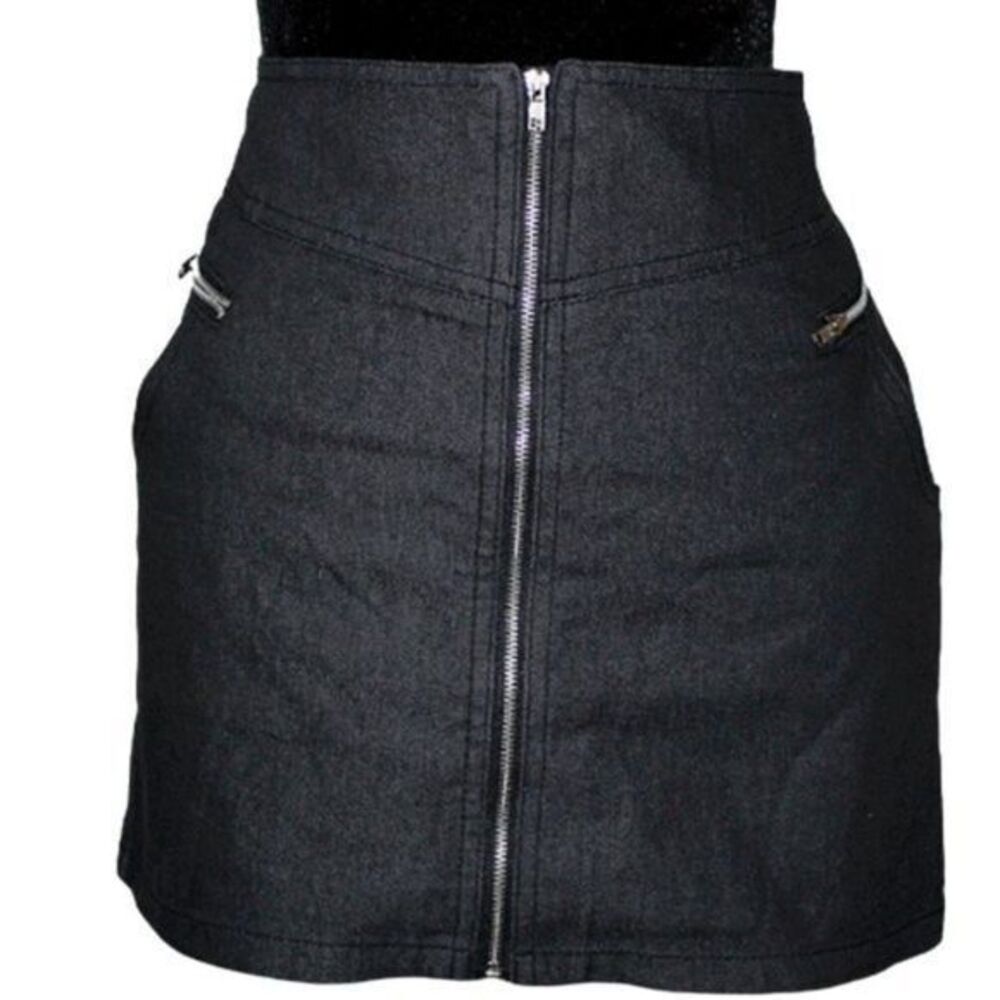 Mandee Zipper down front Mini Skirt Size 9